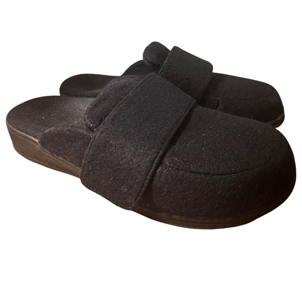 VIONIC slip ons, size 8. DARK navy/Black